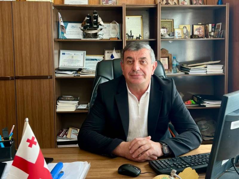 ძვირფასო ახალგაზრდებო, მთელი გულით და საუკეთესო სურვილებით გილოცავთ სკოლის დამთავრებას